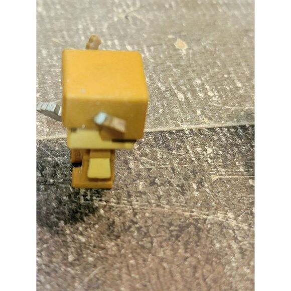 Brown armor Minecraft Soldier axe toy figure - Picture 2 of 5